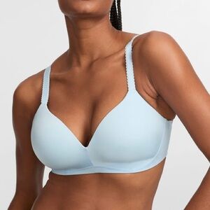 Bare Necessities Wire-free Smoothing T-shirt bra Size 40DD Clear Sky blue New